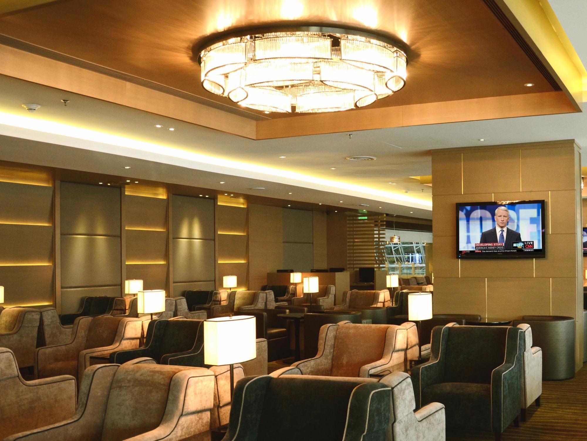 Plaza Premium Lounge Hotel Баян Лепас Екстериор снимка