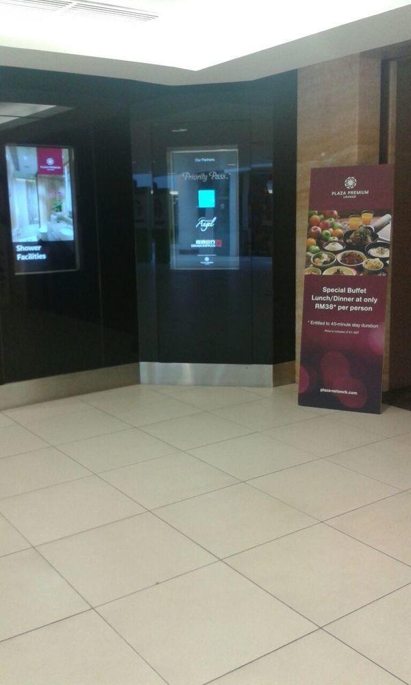 Plaza Premium Lounge Hotel Баян Лепас Екстериор снимка