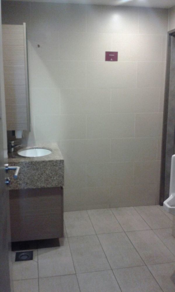 Plaza Premium Lounge Hotel Баян Лепас Екстериор снимка