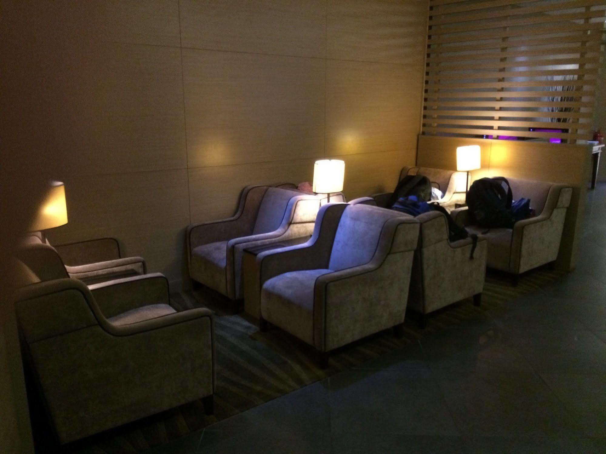 Plaza Premium Lounge Hotel Баян Лепас Екстериор снимка